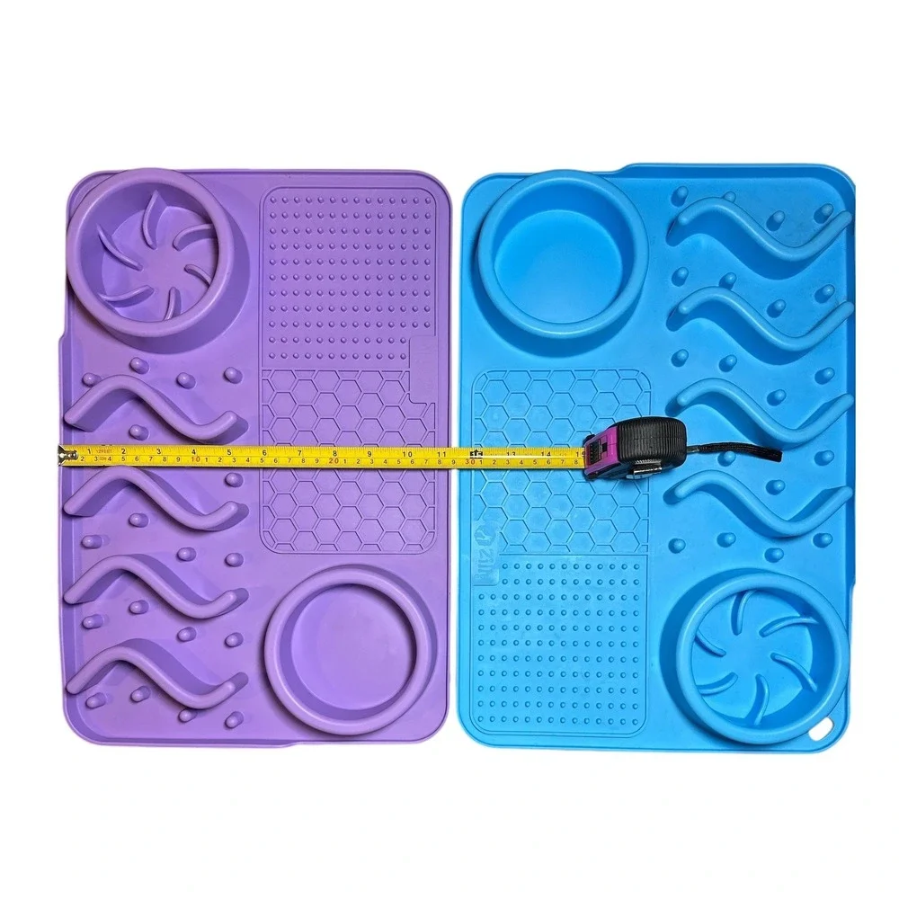Dog Pet Bundle 2 lg & 3 sm Lick Mats /Slow Feeders, Treat Mold, Super Chewer Toy